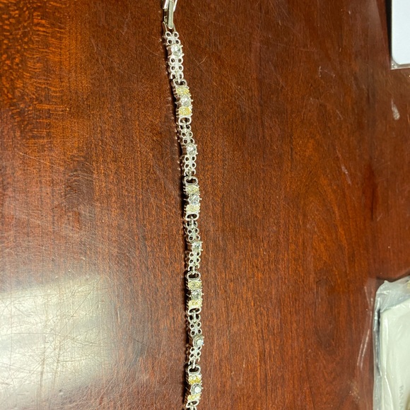Silver Avon bracelet - Picture 4 of 4